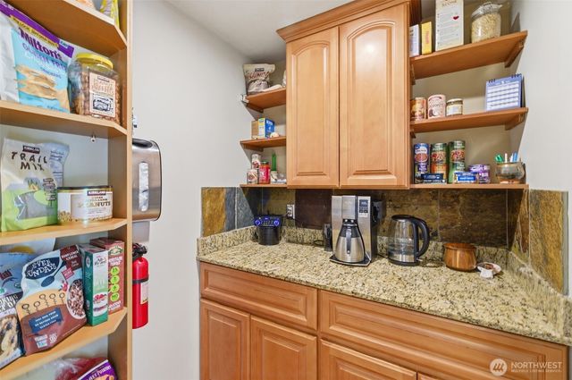 826 Maplewood Avenue, Kent, WA 98030