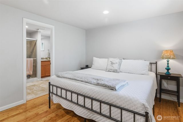 826 Maplewood Avenue, Kent, WA 98030