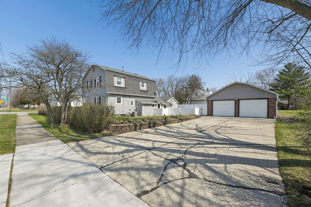 901 E Sunrise Road, Addison, IL 60101