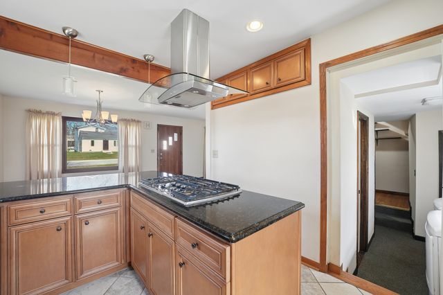 901 E Sunrise Road, Addison, IL 60101