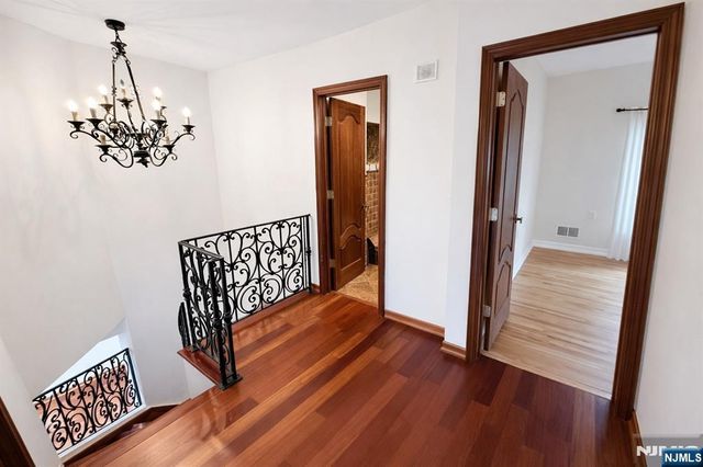 416 Oncrest Terrace, Cliffside Park, NJ 07010