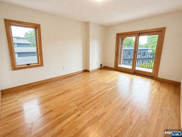 416 Oncrest Terrace, Cliffside Park, NJ 07010