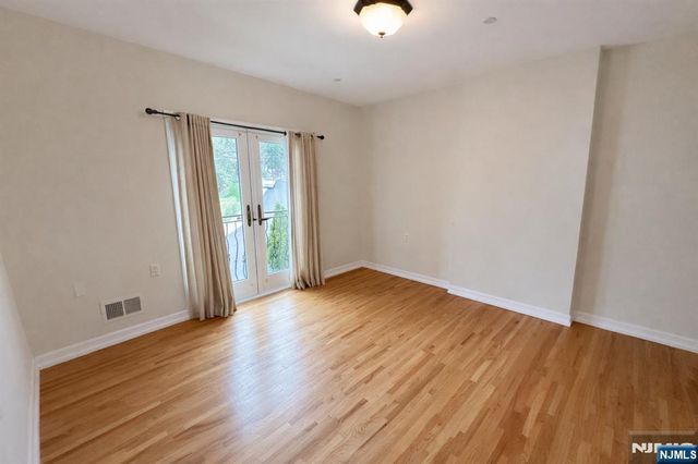 416 Oncrest Terrace, Cliffside Park, NJ 07010