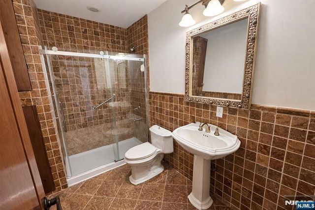 416 Oncrest Terrace, Cliffside Park, NJ 07010