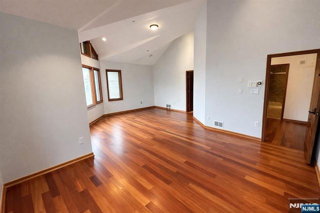 416 Oncrest Terrace, Cliffside Park, NJ 07010