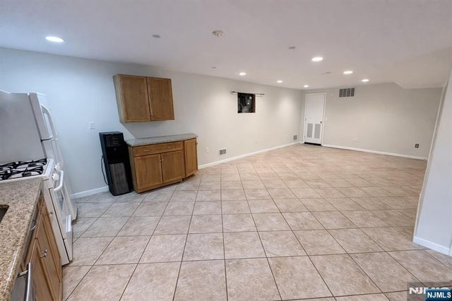 416 Oncrest Terrace, Cliffside Park, NJ 07010