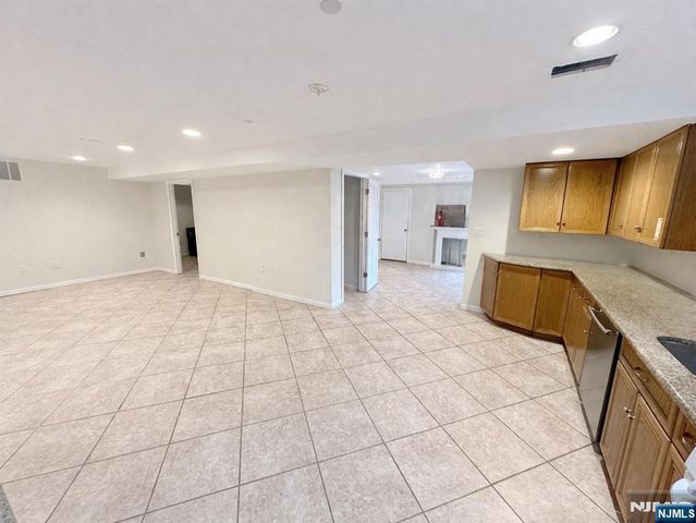 416 Oncrest Terrace, Cliffside Park, NJ 07010