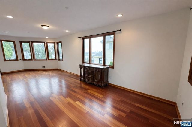 416 Oncrest Terrace, Cliffside Park, NJ 07010