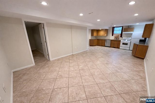 416 Oncrest Terrace, Cliffside Park, NJ 07010