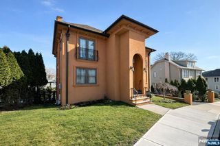 416 Oncrest Terrace, Cliffside Park, NJ 07010