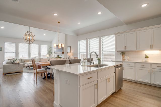 5573 Summit Creek Road, Fort Worth, TX 76126