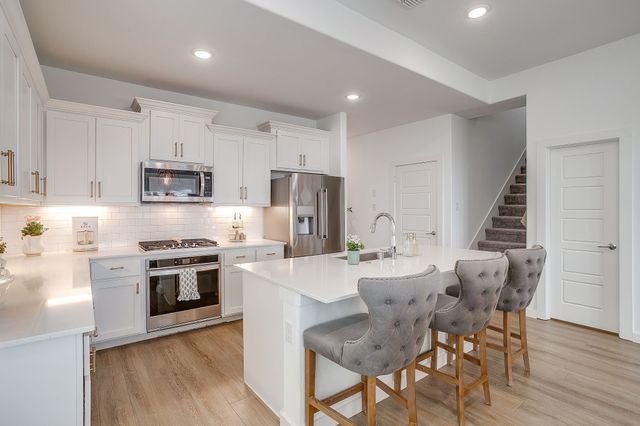 5573 Summit Creek Road, Fort Worth, TX 76126