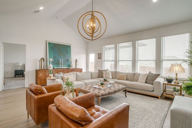 5573 Summit Creek Road, Fort Worth, TX 76126