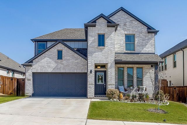 5573 Summit Creek Road, Fort Worth, TX 76126