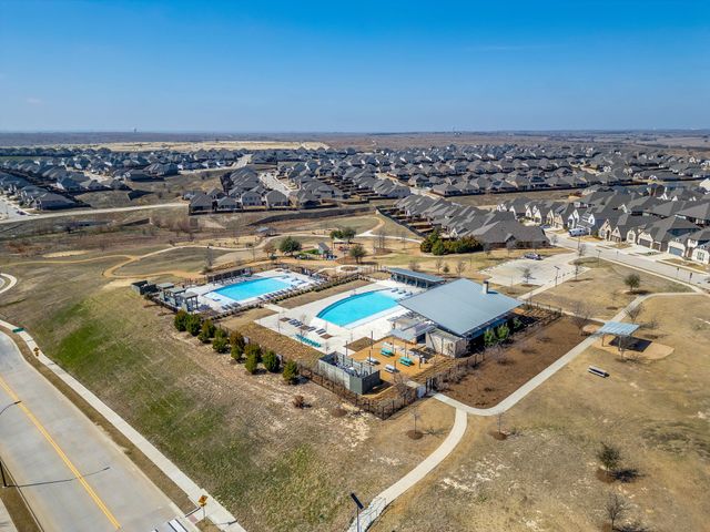 5573 Summit Creek Road, Fort Worth, TX 76126