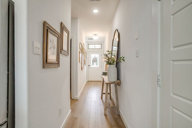 5573 Summit Creek Road, Fort Worth, TX 76126