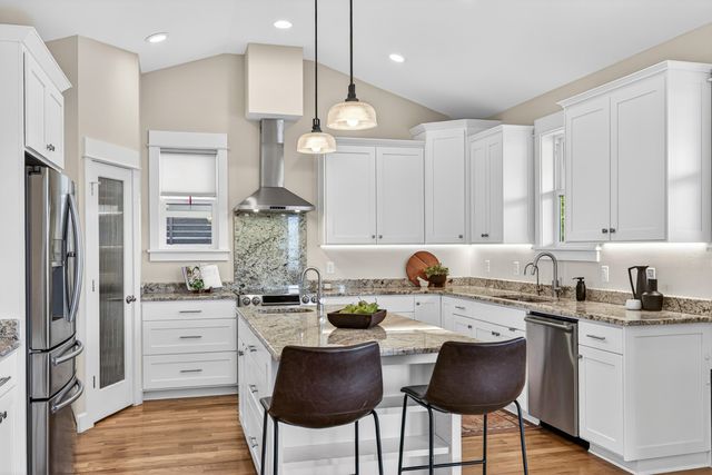 417 Tucker Street, Ashland, OR 97520