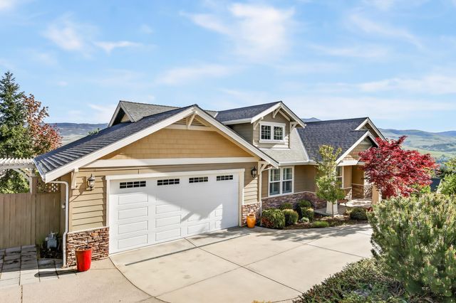 417 Tucker Street, Ashland, OR 97520