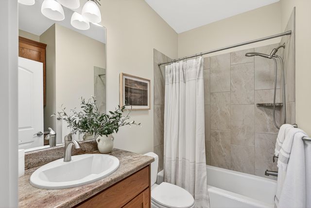 417 Tucker Street, Ashland, OR 97520