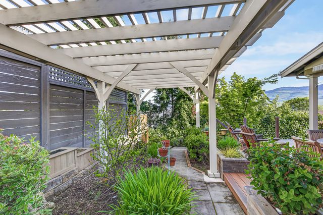 417 Tucker Street, Ashland, OR 97520