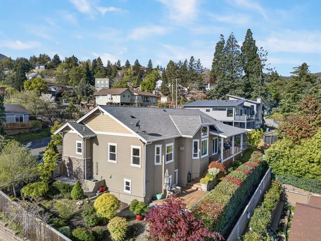 417 Tucker Street, Ashland, OR 97520