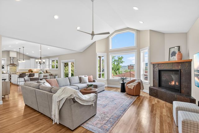 417 Tucker Street, Ashland, OR 97520