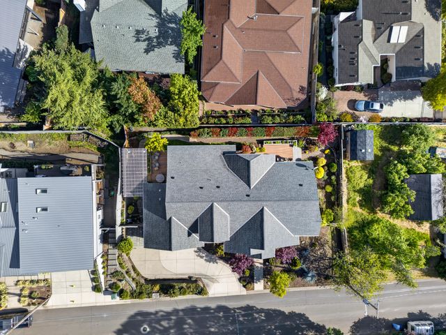 417 Tucker Street, Ashland, OR 97520