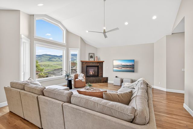 417 Tucker Street, Ashland, OR 97520