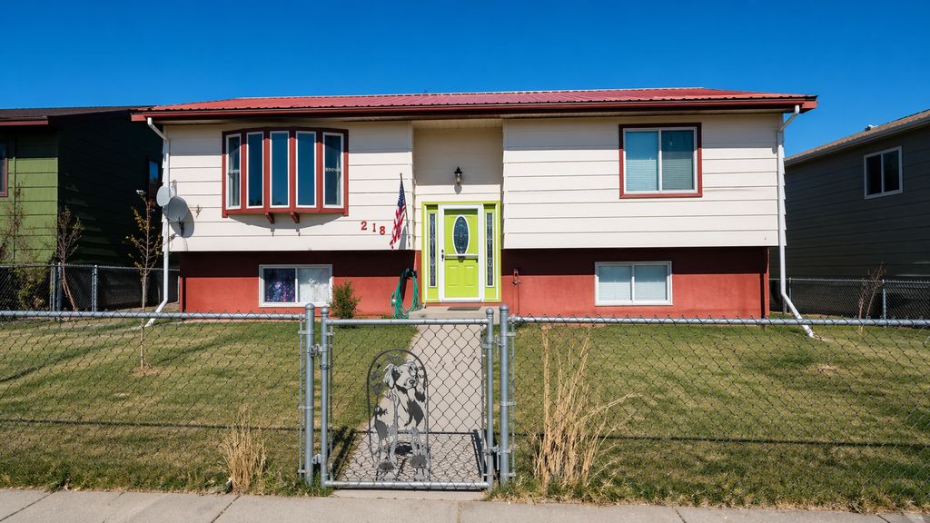 218 5th Avenue NE, Cut Bank, MT 59427 photo 2