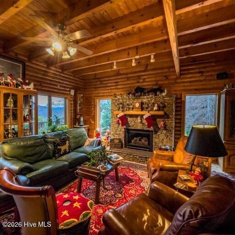 496 Holloway Road, Robbinsville, NC 28771