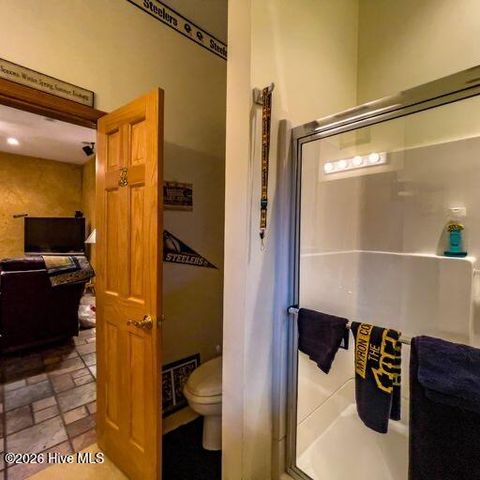 496 Holloway Road, Robbinsville, NC 28771