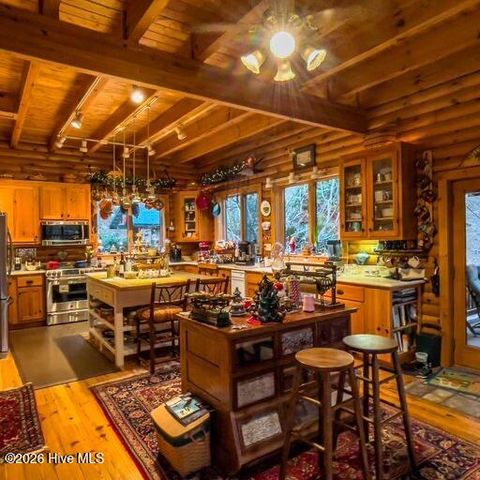496 Holloway Road, Robbinsville, NC 28771