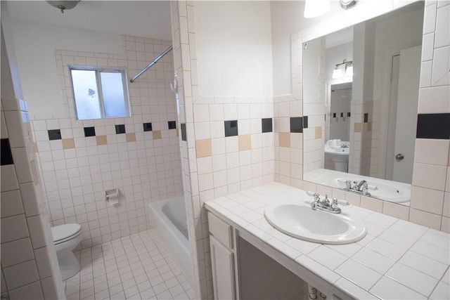 2416 S 5th ST A, Austin, TX 78704