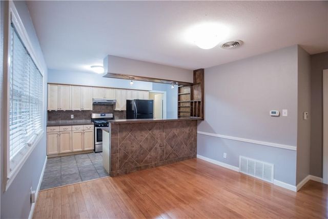 2416 S 5th ST A, Austin, TX 78704