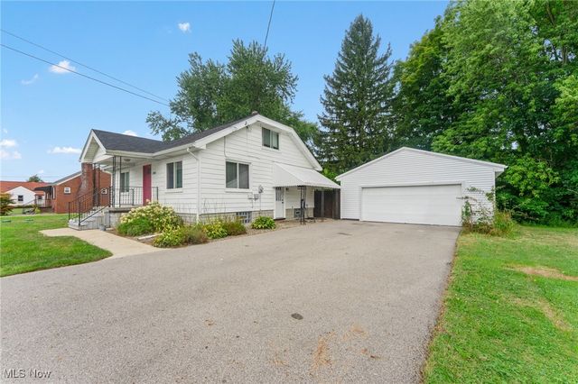 3768 Tod Avenue NW, Warren, OH 44485