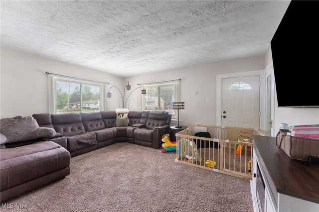 3768 Tod Avenue NW, Warren, OH 44485