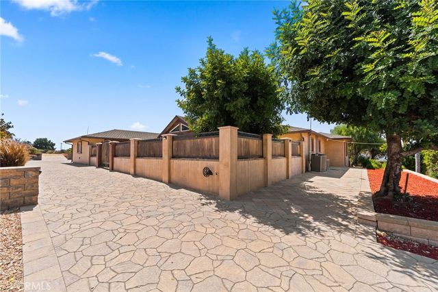 8931 Granite Hill, Jurupa Valley, CA 92509