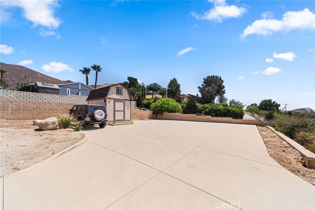 8931 Granite Hill, Jurupa Valley, CA 92509