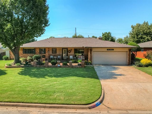 115 Briarwood Street, Moore, OK 73160