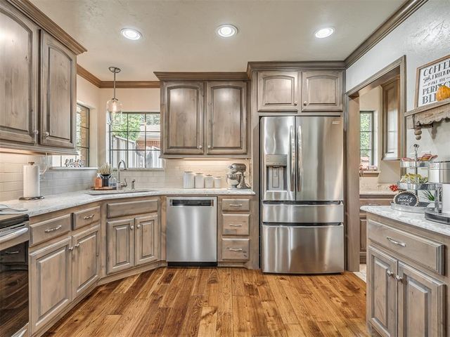 115 Briarwood Street, Moore, OK 73160