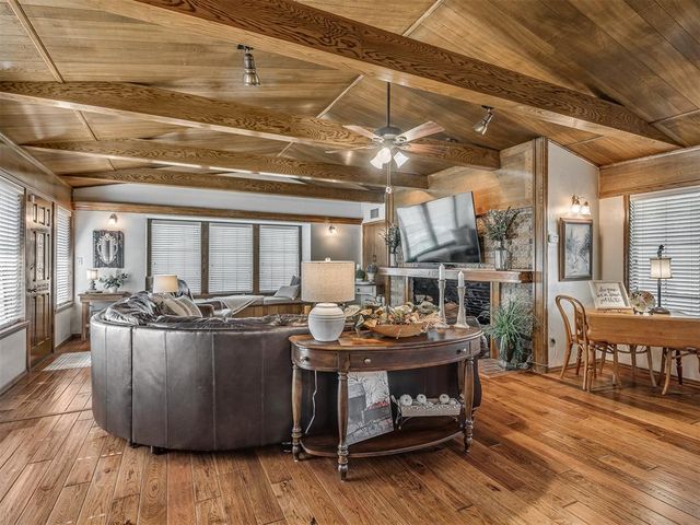 115 Briarwood Street, Moore, OK 73160