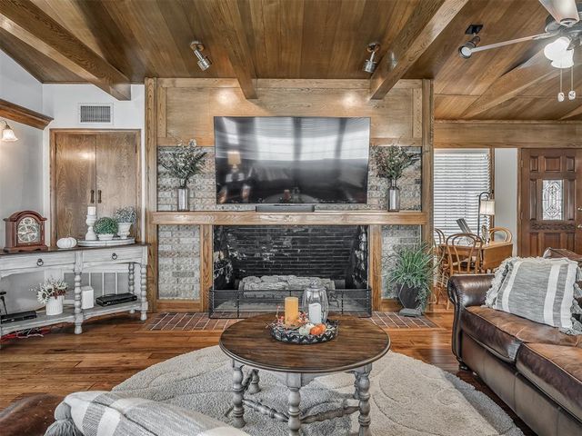 115 Briarwood Street, Moore, OK 73160