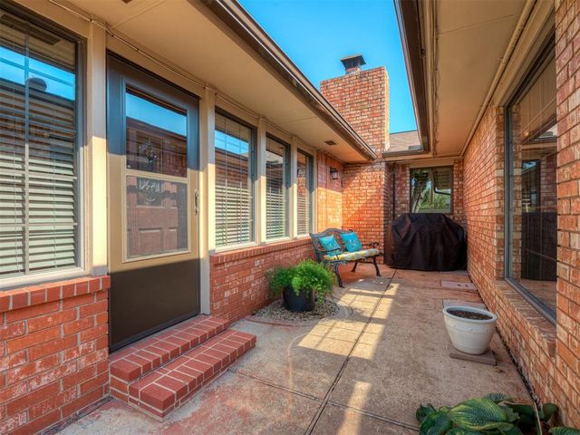 115 Briarwood Street, Moore, OK 73160