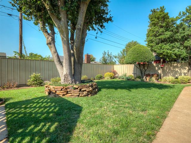 115 Briarwood Street, Moore, OK 73160