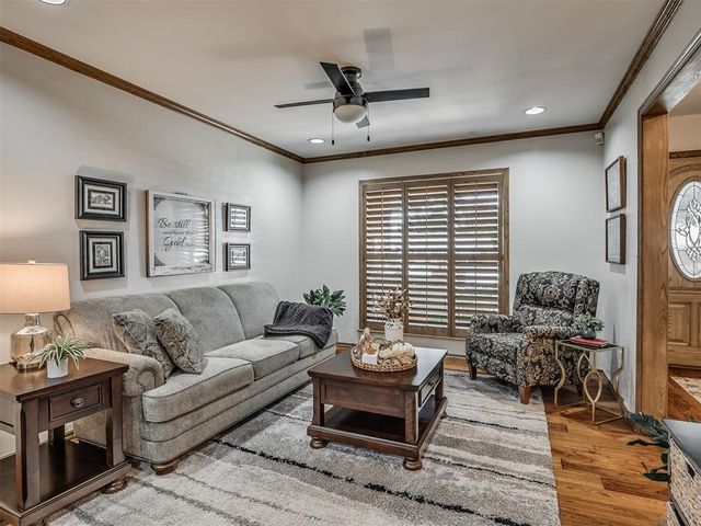 115 Briarwood Street, Moore, OK 73160