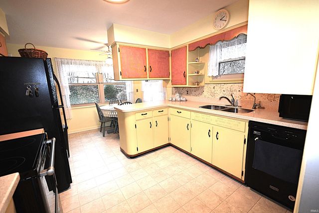 1317 Hedgewood Drive, Lafayette, IN 47904