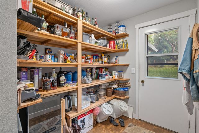 9728 Lower River Road, Grants Pass, OR 97526