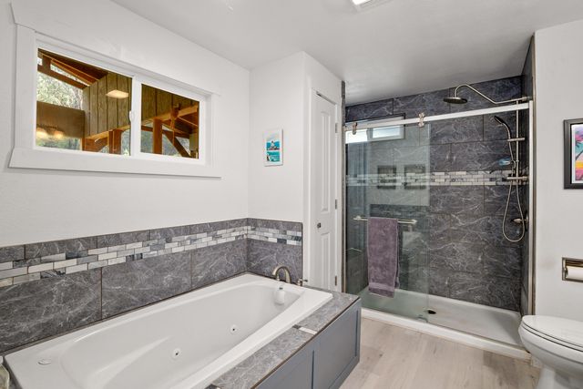 9728 Lower River Road, Grants Pass, OR 97526