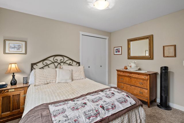 9728 Lower River Road, Grants Pass, OR 97526