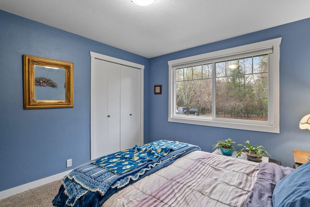 9728 Lower River Road, Grants Pass, OR 97526